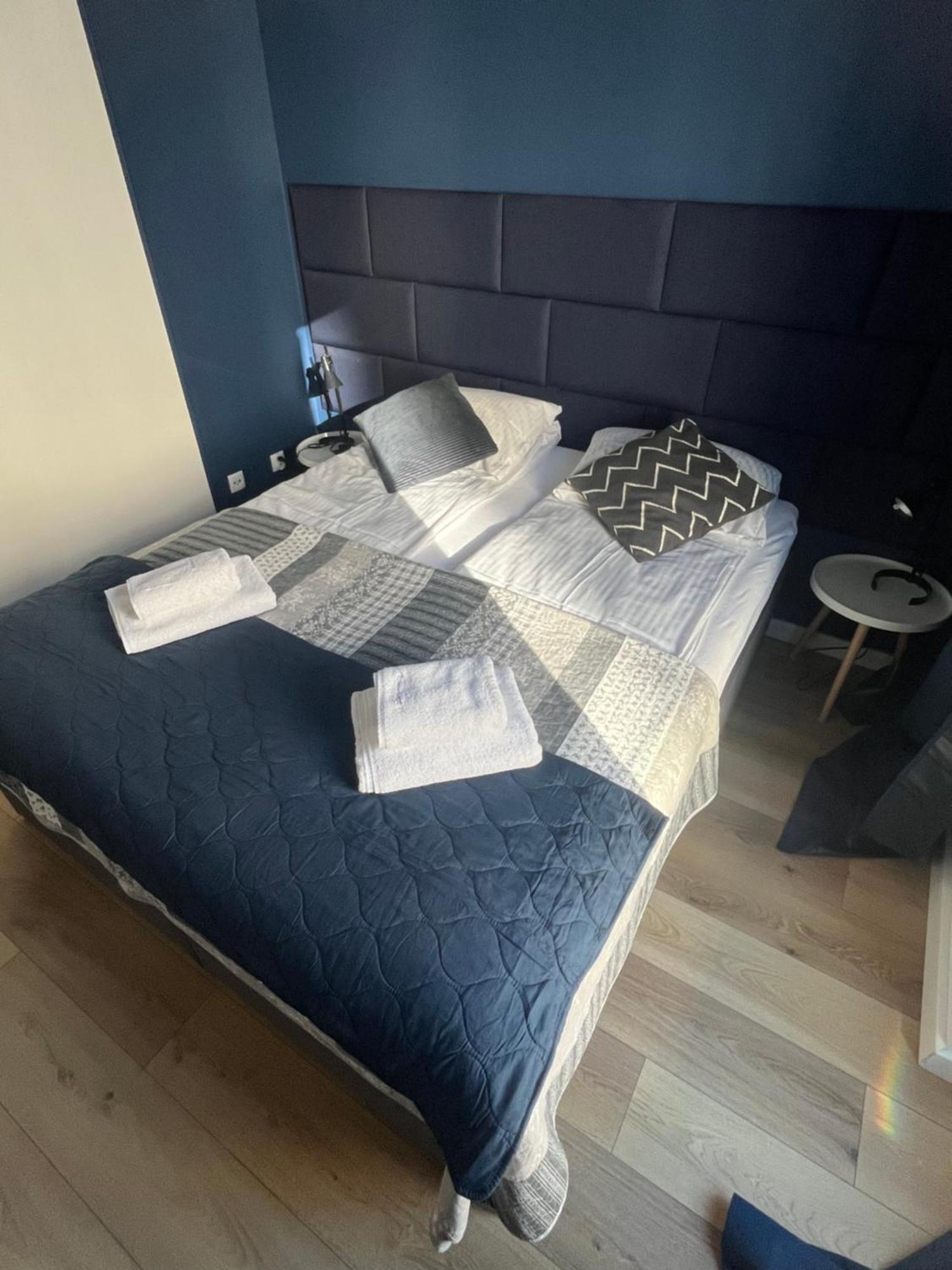 Al-Dom Apartamenty Kniewskiego 11 科沃布热格 外观 照片